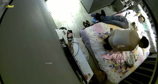 开民宿的老色批偷拍夫妻异地相会