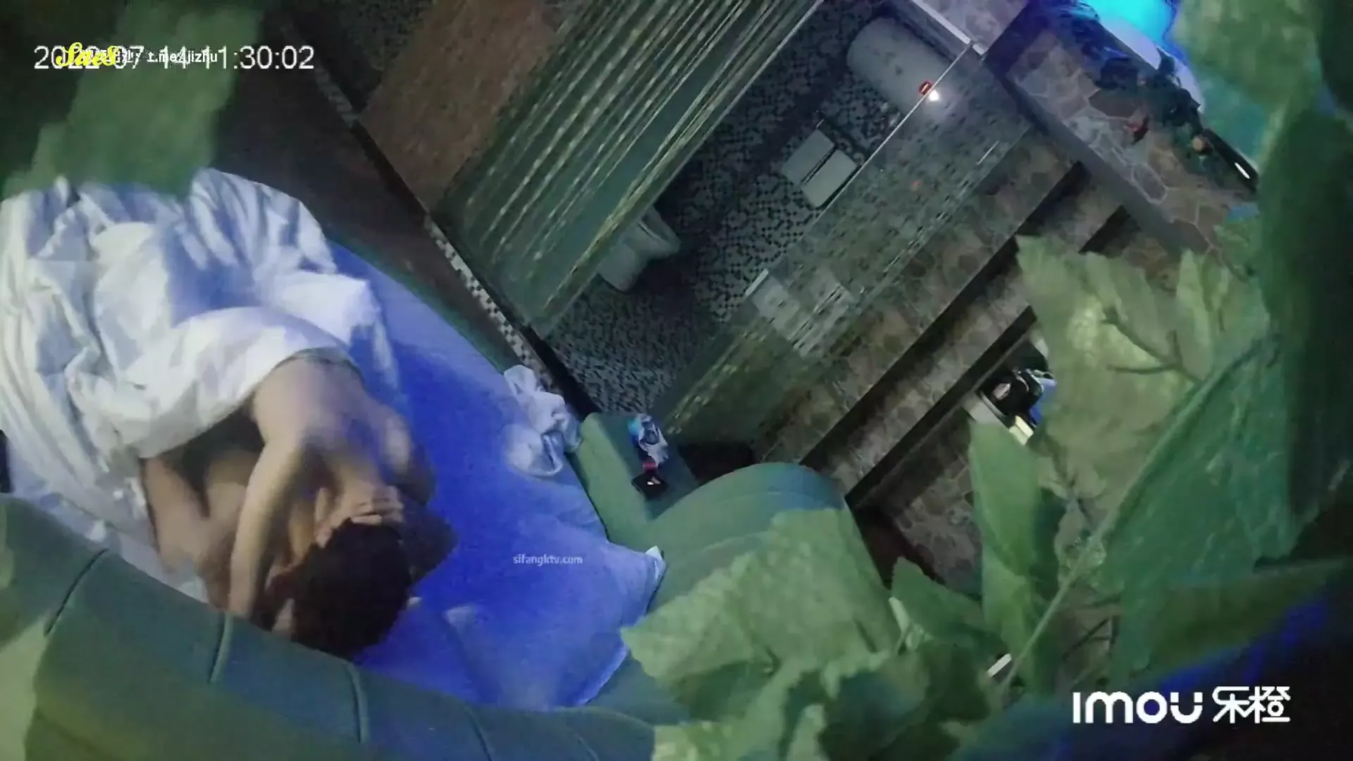 短发阿姨偷情健身猛男开房全记录